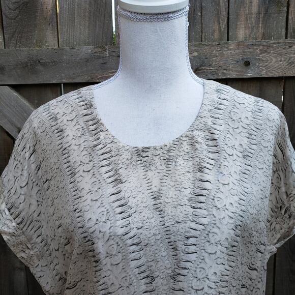 CAbi 100% Silk Black Cream Dolman Batwing Sleeve Floral Flowy Oversized Top XS - Picture 2 of 10